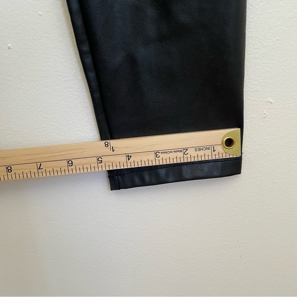 Aritzia Ten by Babaton Showcase Pants faux leather leggings skinny black small - Picture 15 of 16